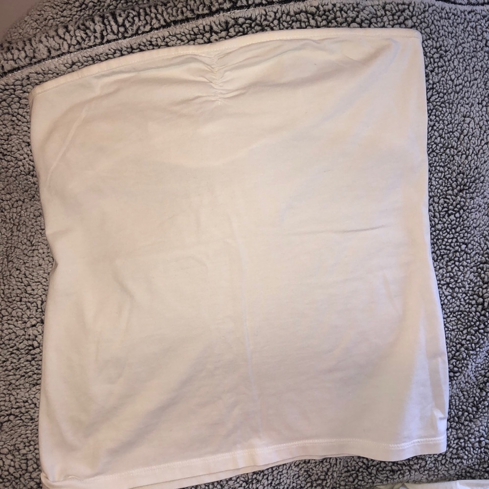 Strapless white shirt